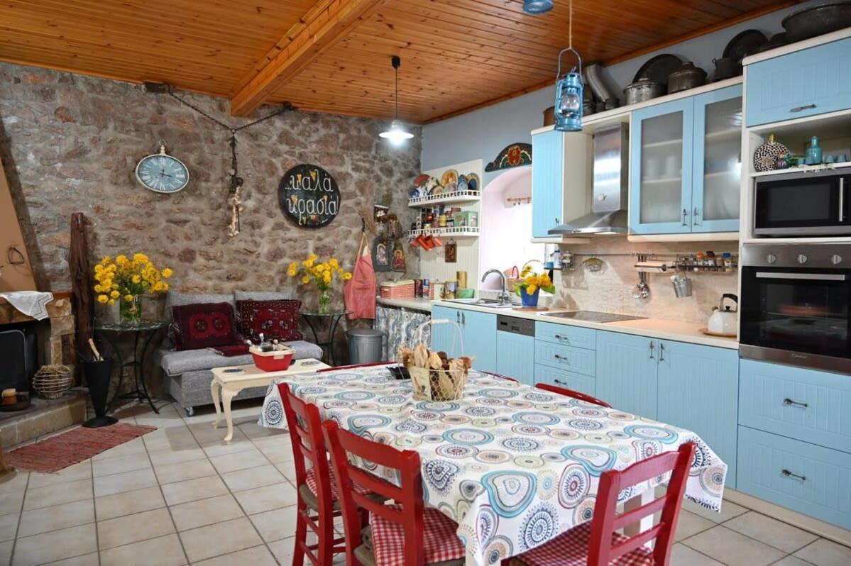 Kalavrita Winter Retreat - Homely Spacious Chalet Ano Vlasia Exterior photo