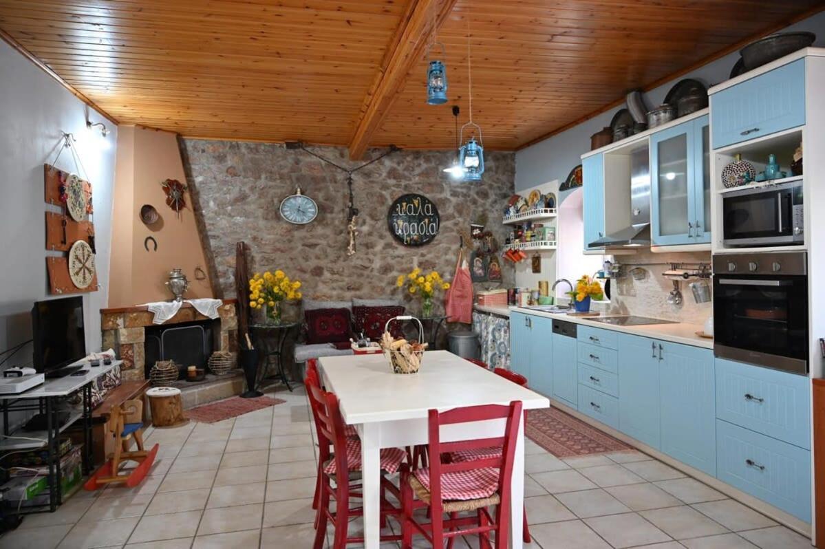 Kalavrita Winter Retreat - Homely Spacious Chalet Ano Vlasia Exterior photo