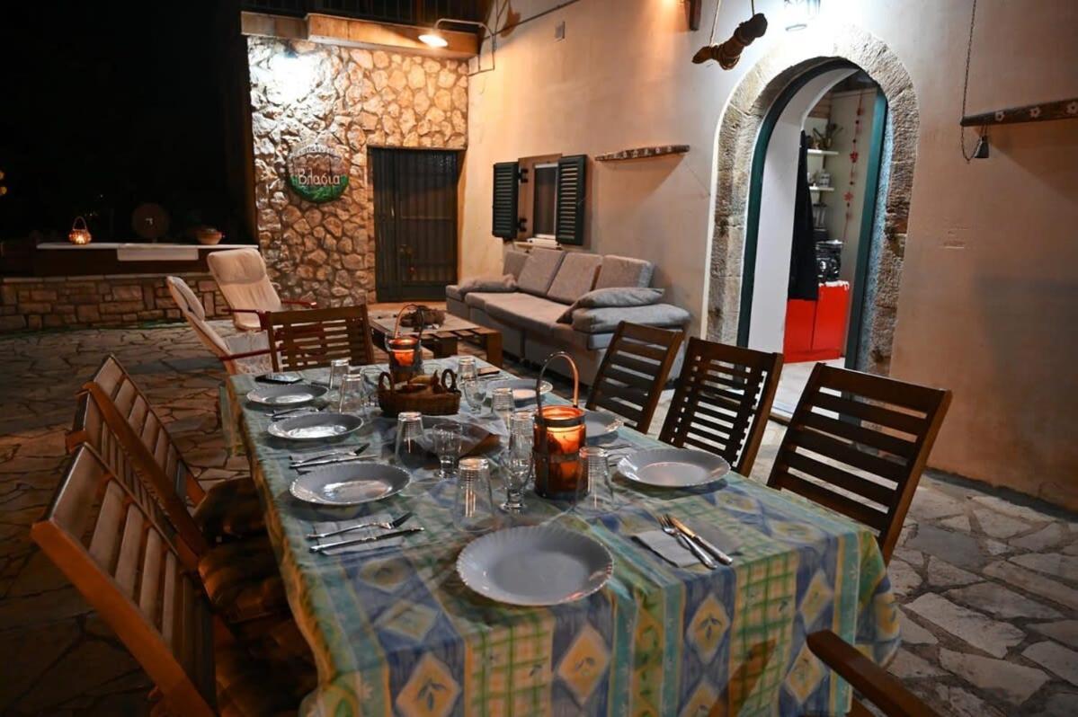 Kalavrita Winter Retreat - Homely Spacious Chalet Ano Vlasia Exterior photo